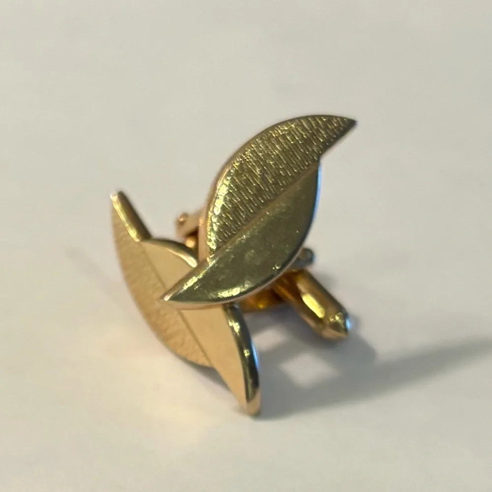 SWANK Vintage Swank Cufflinks Cuff Links Gold Tone Retro Men's